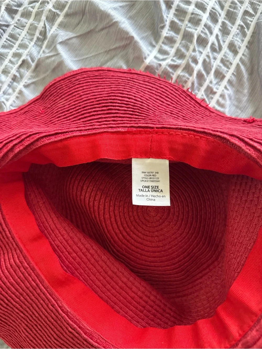 Stylish Red Wide-Brim Sun Hat with Gold Chain Accent